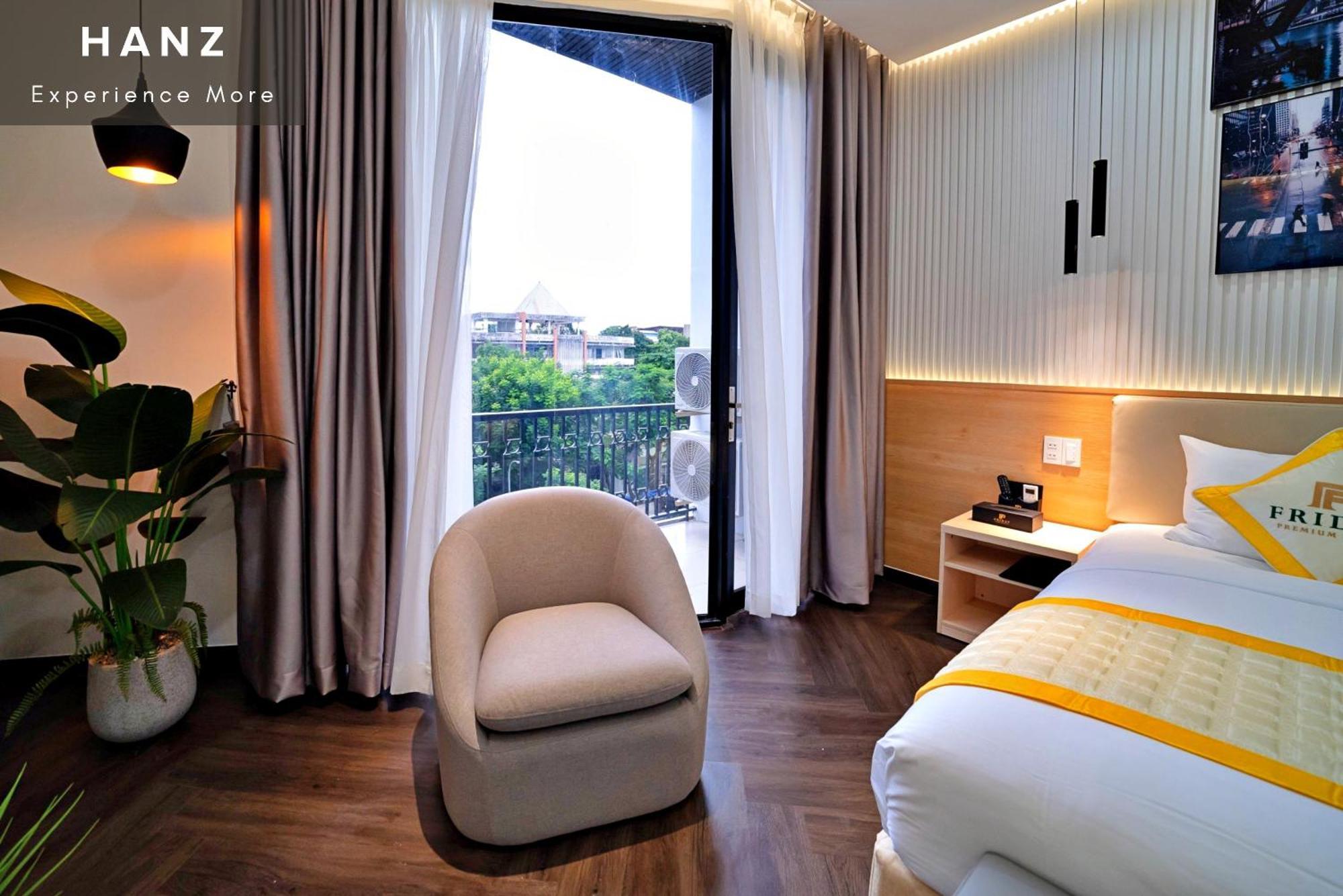 Khách sạn hẻo lánh Hanz Premium Friday Saigon